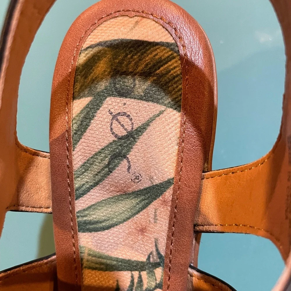 boc Women's Brown Heels - Picture 2 of 6